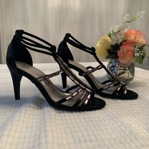 NWOT NEW YORK TRANSIT Metallic black High Heel Sandals
